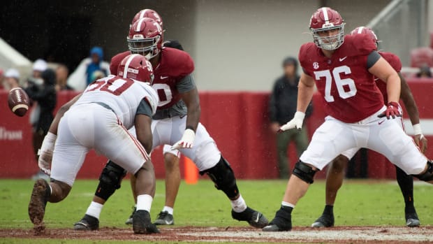 Alabama players line up against each other in the spring game